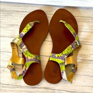 MICHAEL KORS  Flat thong Sandals .size 9